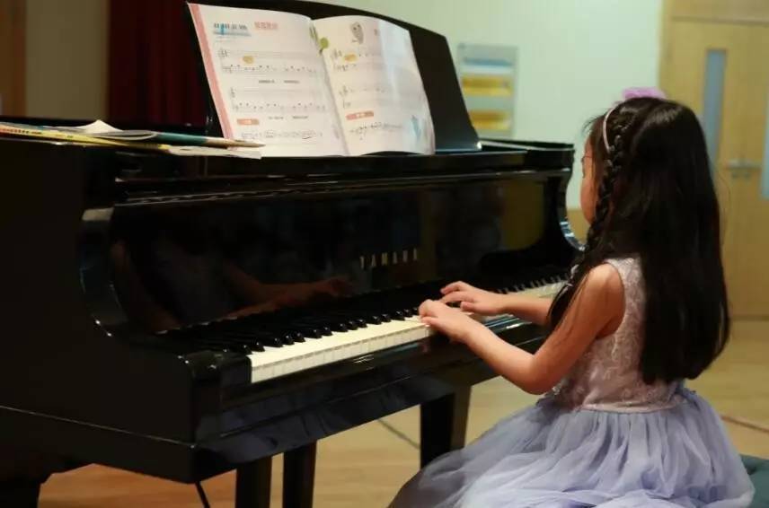 孩子彈鋼琴，手型一定要規范嗎？