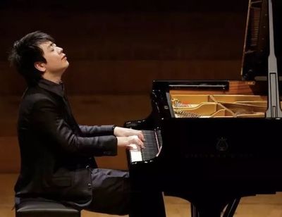 以技入道，以形傳神——從傅聰論演奏姿勢(shì)看鋼琴藝術(shù)中的肢體表達(dá)